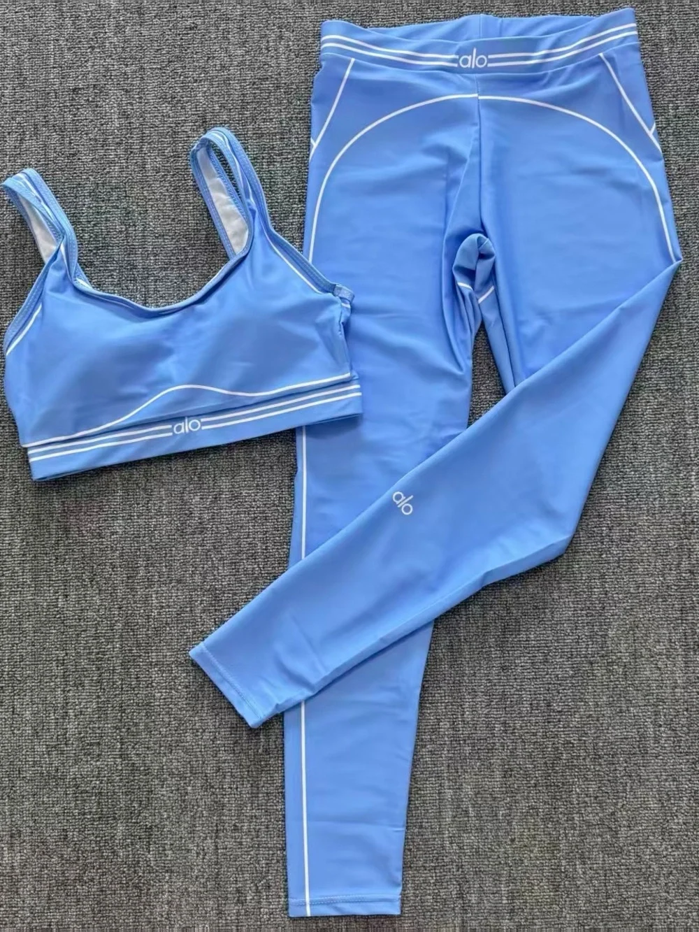 ALO Yoga Women’s.